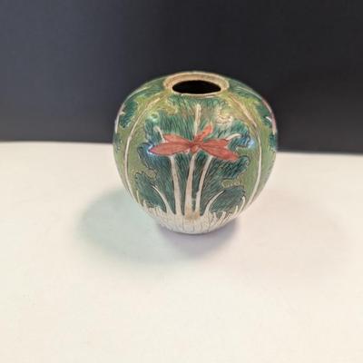 Butterfly Antique Ginger Jar With Lid