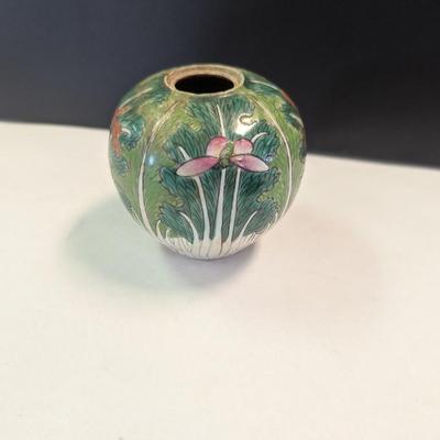Butterfly Antique Ginger Jar With Lid