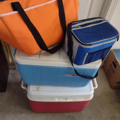 Collection of Coolers and Insulated Bags- Coleman, Igloo, and Rubbermaid
