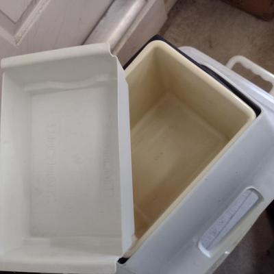 Collection of Coolers and Insulated Bags- Coleman, Igloo, and Rubbermaid