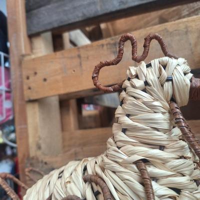 Wicker chicken