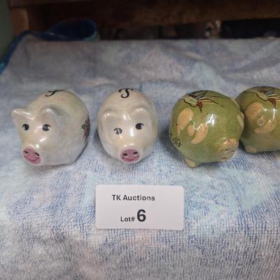 Pig salt and pepper shakers