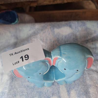 Elephant Salt and Pepper Shakers