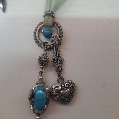Necklace, earrings and bracelet