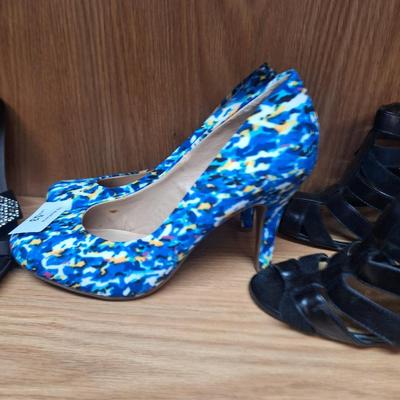 shoes- size 6