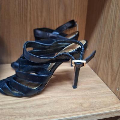 shoes- size 6