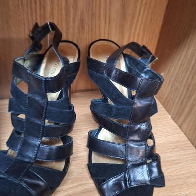 shoes- size 6