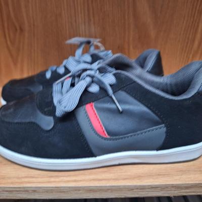 kids size 4 shoes