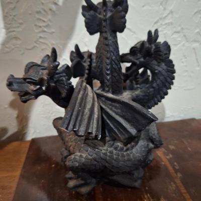 5 Dragon head statue