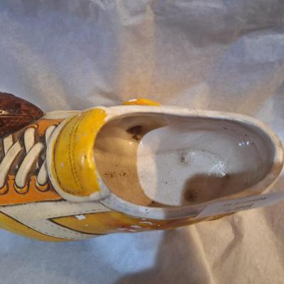 Yellow cleat planter