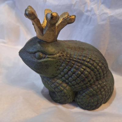 Cast iron Frog prince paperweight