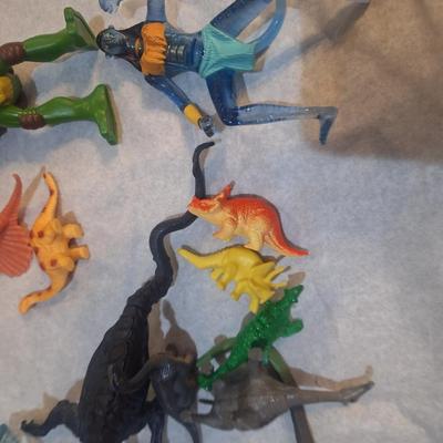 toy dinosaurs etc