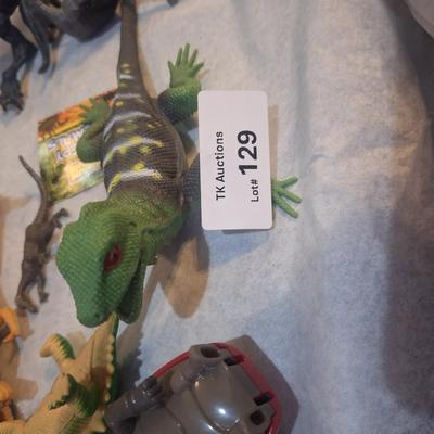 toy dinosaurs etc