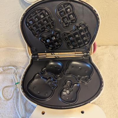 Hello Kitth Waffle Maker- tested and working