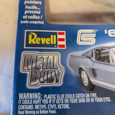 Revell '67 Shelby Mustang GT500 Model body is die cast metal