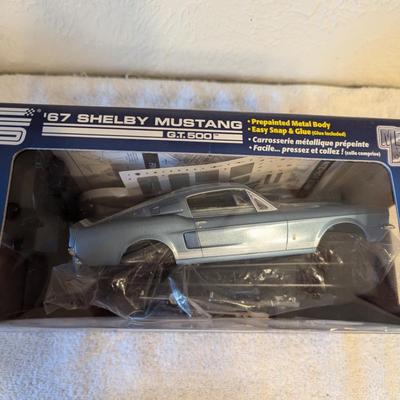 Revell '67 Shelby Mustang GT500 Model body is die cast metal