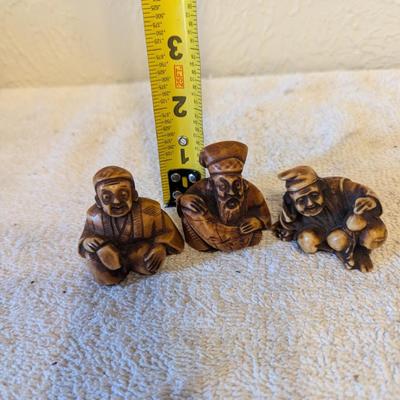 3 men figurine set