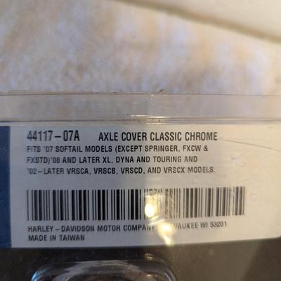 Harley Davidson Crhome axle cover set