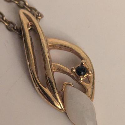 gold tone necklace