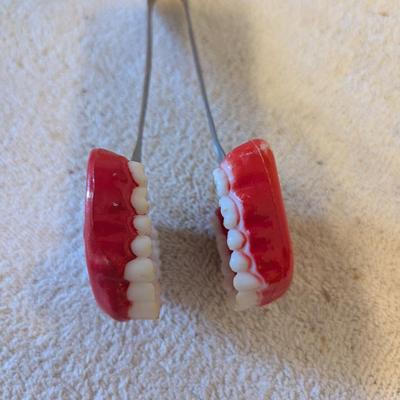 Chopping teeth tongs