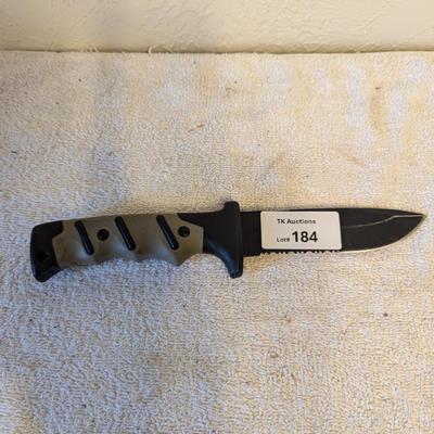 Camillus fixed blade hunting knife 4 3/4" Blade 10" overall length