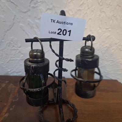 hanging lantern salt and pepper shaker
