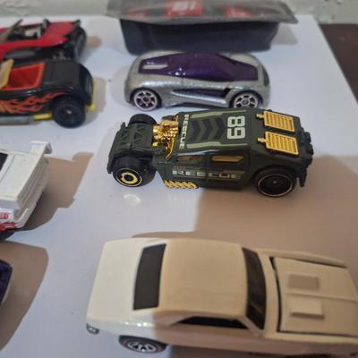 hotwheels and other pocket cars
