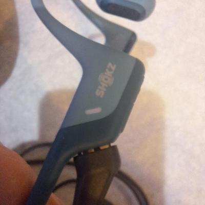 Shoks bluetooh headphones and chargers