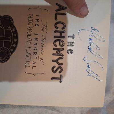 The alchemyst- illustarted and signed by Michael Scott