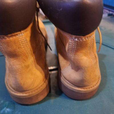 timberland boots women's size 7.5 - needs insoles