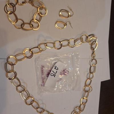 Jewelry set- necklace, bracelet and earrings, Premiere designs
