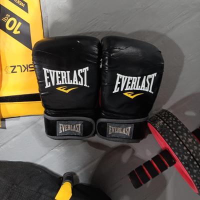 FOLDING MINI TRAMPOLINE, BOXING GLOVES, 10# MEDICINE BALL, ROLLER, 10# SAND BAGS? AND A DUFFLE BAG
