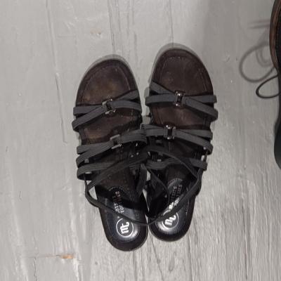 MICHAEL KORS & MOOTSIES TOOTSIES SHOES PLUS LAREDO BOOTS SIZE 7 1/2