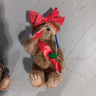 A COLLECTION OF BOYD'S BEARS