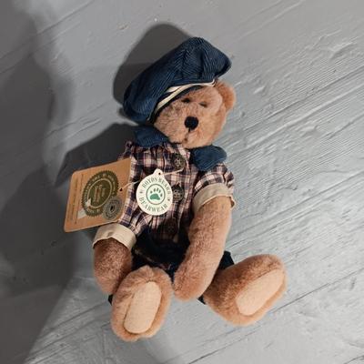 A COLLECTION OF BOYD'S BEARS