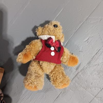 A COLLECTION OF BOYD'S BEARS