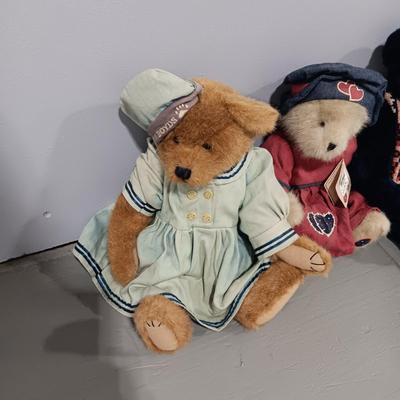 LARGER BOYD'S BEARS