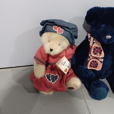 LARGER BOYD'S BEARS