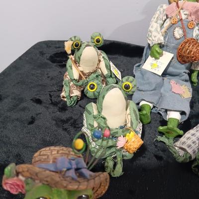 HARD PLASTIC AND PLUSH FROG DECOR