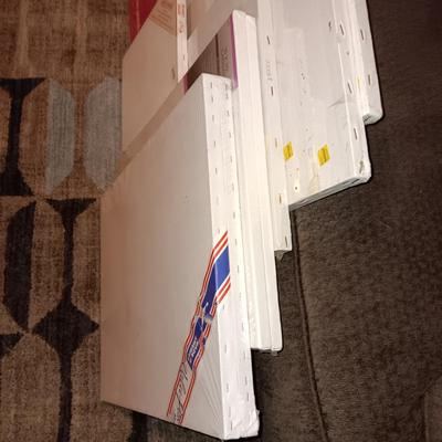 VARIOUS SIZES OF ARTIST CANVAS (1)