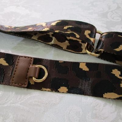 Sale Photo Thumbnail #14: Purse is 4-1/4" x 3-1/4" & has 3 zipper pockets