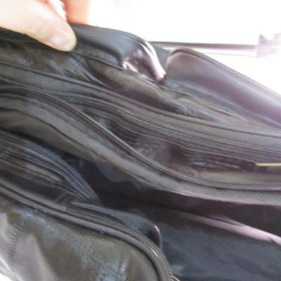 Sale Photo Thumbnail #104: Has 2 side pockets, 3 front pockets &  removable shoulder strap, see pictures