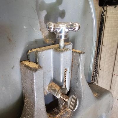 Delta/Milwaukee 14" Bandsaw/Stand & More (SF-JS)