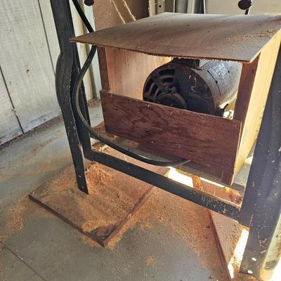 Delta/Milwaukee 14" Bandsaw/Stand & More (SF-JS)