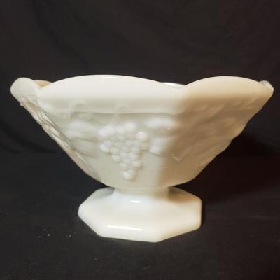 22 Piece Milk Glass (LR-KD)