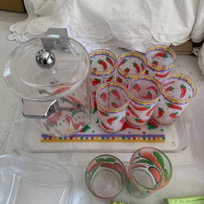 G506 Acrylic Serving Pieces Lot