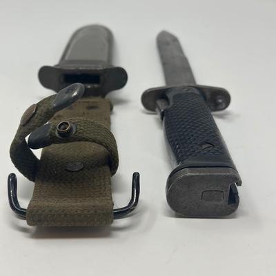 Sale Photo Thumbnail #280: With US-MA8A1 sheath
Overall length 11”