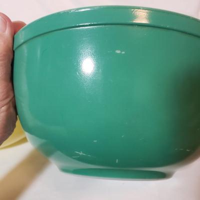 Pyrex "Primary Colors" Nesting Mixing Bowls (K-KD)