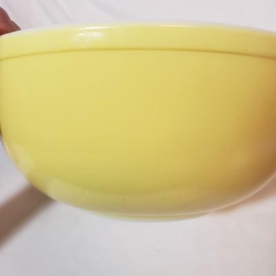 Pyrex "Primary Colors" Nesting Mixing Bowls (K-KD)