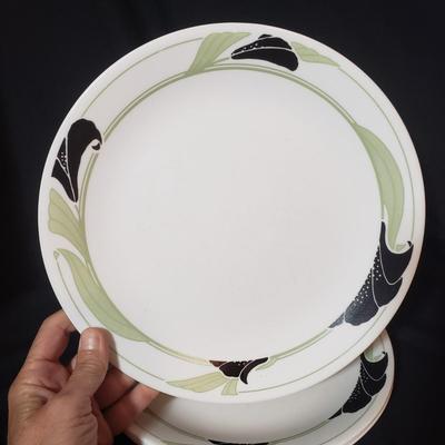 Corning Ware/Corelle "Black Orchid" Dish Set of Four W/ Oneida Flatware (K-KD)